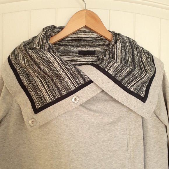 Lululemon Savasana Wrap Light Gray Size 8 - Picture 4 of 11